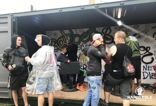 De Defqon.1 survivalgids voor (non-Hardstyle lovin