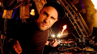 In love with the DJ 004