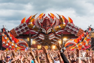 Hoe onlosmakelijk zijn drugs verbonden met de hard